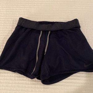 Nike womens drifit shorts medium